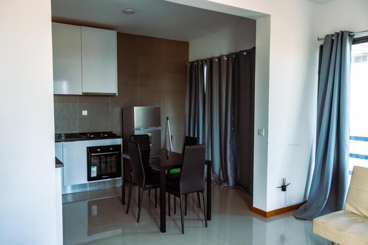 Beautiful And Brand New 2 Bedrooms Apartment/ Magnifico E Novo Apartamento T2 Praia Exterior photo